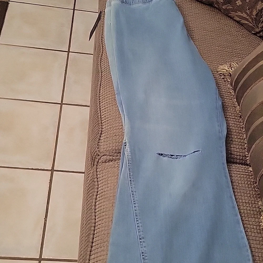 High Waist Denim Flare Pants - Picture 4 of 9